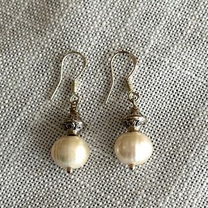 Fresh water white pearl earrings pierced steak silver wires vintage